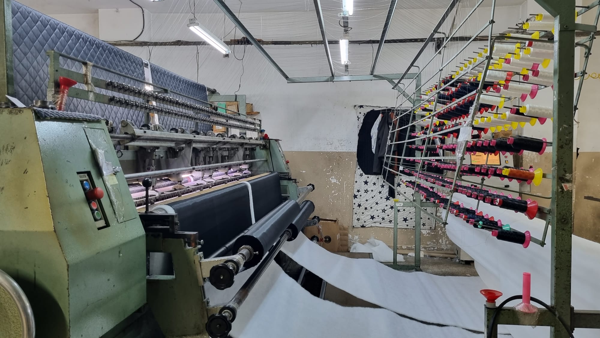 santek tekstil makineleri, yuvarlak örme makinaları, jakarlı dar dokuma makineleri, kapitone makineleri, tres halat makinesi, yaka makineleri, raschel makineler, tektsil makinaları, sanayi imalat makineleri istanbul özbekistan kazakistan rusya Kapitone Makinesi