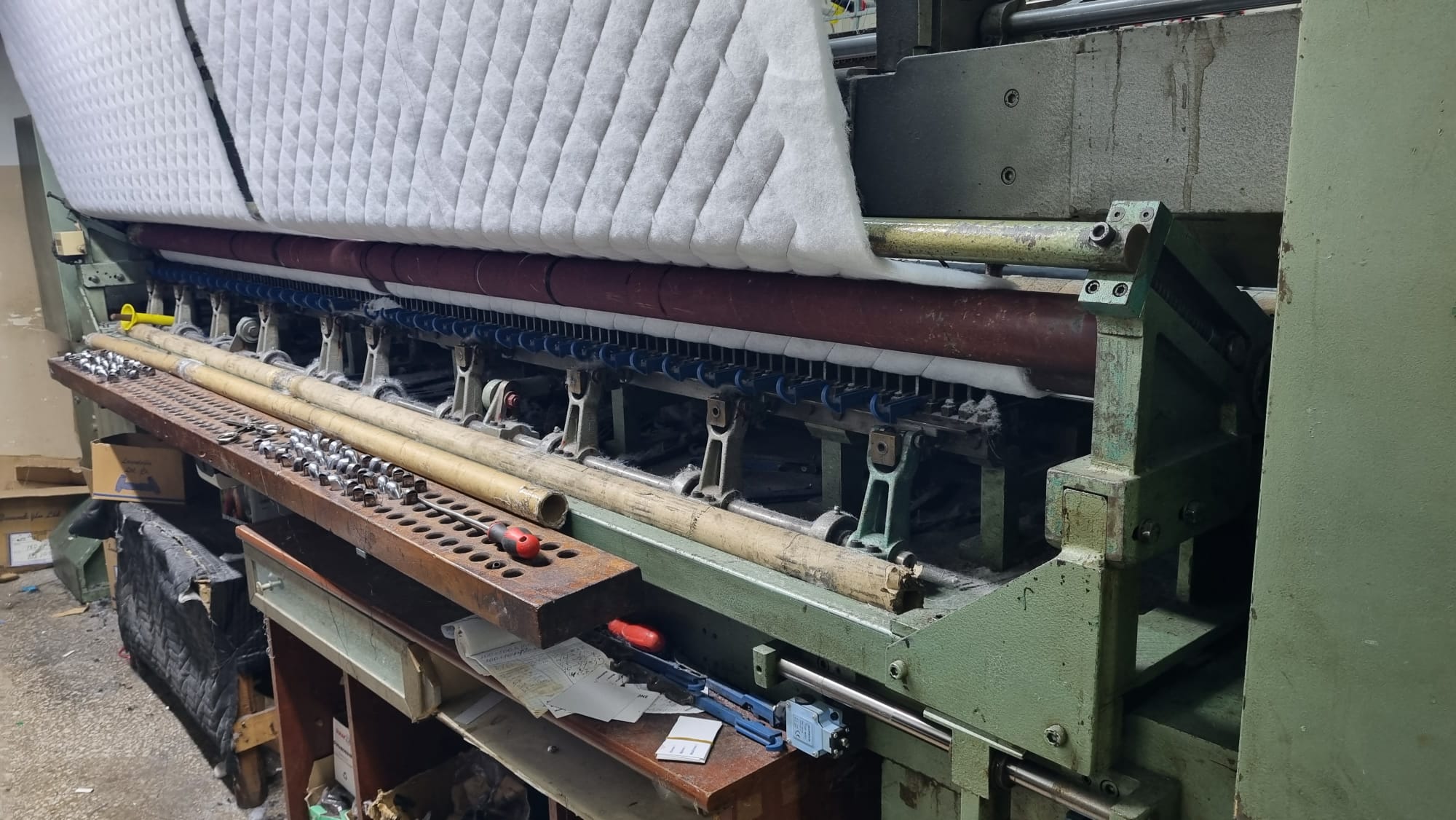 santek tekstil makineleri, yuvarlak örme makinaları, jakarlı dar dokuma makineleri, kapitone makineleri, tres halat makinesi, yaka makineleri, raschel makineler, tektsil makinaları, sanayi imalat makineleri istanbul özbekistan kazakistan rusya Kapitone Makinesi